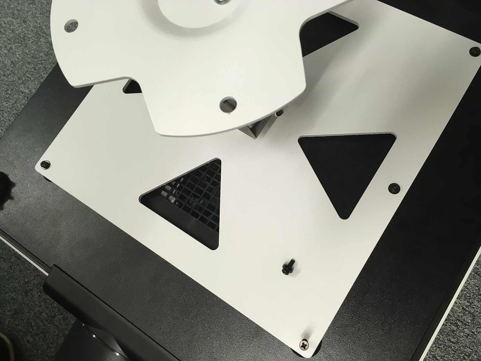 NEC_PJ02CMPX_upper-view_1600x1200