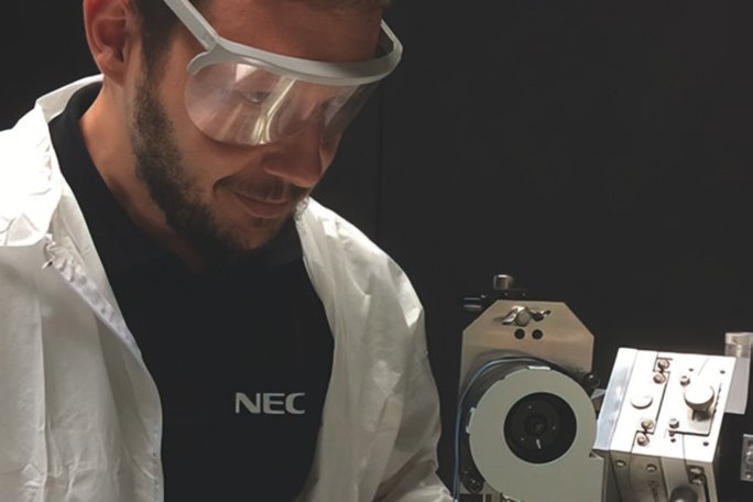 Sustainability_Reuse-and-Repair.jpg?h=456&utm_redirect=www.sharp