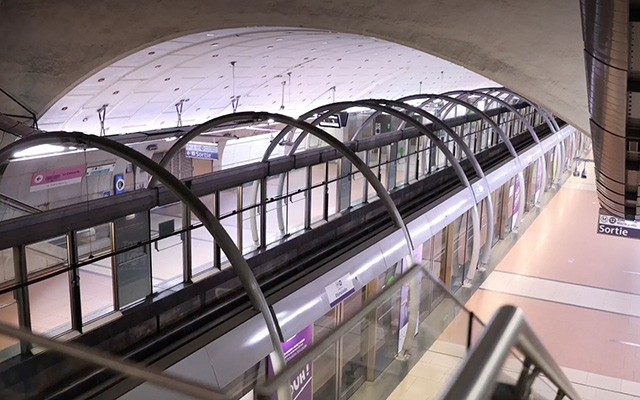 Sharp projectors in the Paris metro
