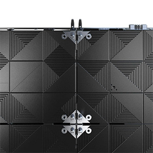 Why-You-Should_MetalChassis